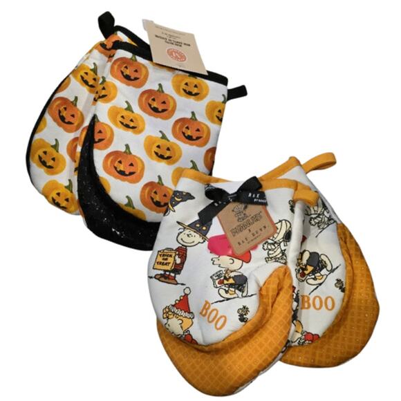 Rae Dunn x Snoopy The Peanuts Halloween Oven Mitt Lot NEW - Picture 1 of 4